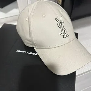 YSL ホワイト キャップ Yves Saint Laurent | Accessories | Yves Saint Laurent Hat